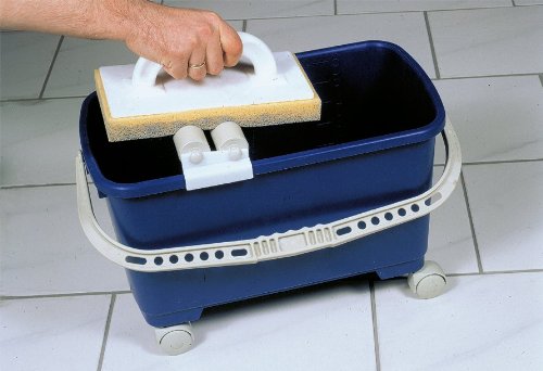Connex Fliesen-Rollenwaschset 22 Liter - rot / schwarz - Stabile Ausdrückrollen - Inklusive 4 Laufrädern für einfachen Transport / Wascheimer / Fliesenleger Werkzeug / Fliesenwaschset / COX790701