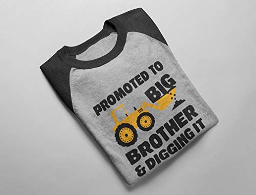 Camiseta infantil de beisebol com manga 3/4 Tractor Promoted to Big Brother, Dark Gray, 5/6