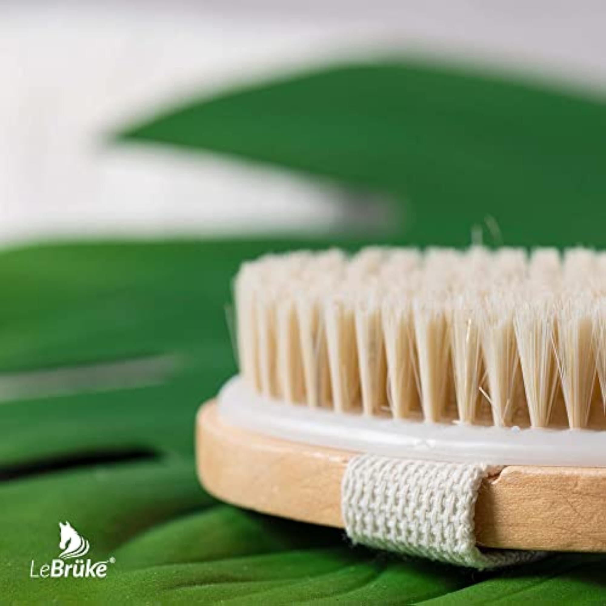 Exfoliating Body Brush with Practical Storage Bag