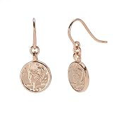 Der Ohrhaken ist aus 925er Sterling Silber, damit Sie keine Hautirritationen oder allergische Reaktionen verspüren können. Der runde Münzen-Anhänger ist mit 24 Karat Rosé vergoldet. Durch die hohe rosa Vergoldung wird ein satter Goldton erzeugt. Natürlich sind Ohrhaken und Blättchen nickelfrei.