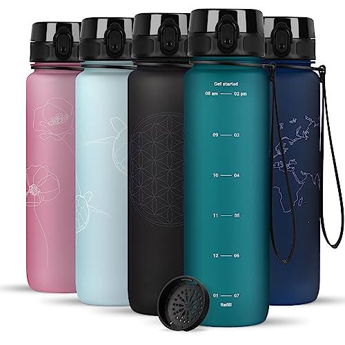 720°DGREE Trinkflasche 1l mit Motivationsskala “uberBottle“ +Sieb - Dicht, Leicht, BPA-Frei, Bruchsicher - Wasserflasche für Uni, Sport, Fitness, Fahrrad, Outdoor - Tritan Sportflasche - Grün