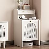 5. Mobilité optimale grâce aux roulettes dissimulées : Le meuble de rangement pour aspirateur robot est équipé de roulettes discrètes pour un déplacement aisé, offrant une grande polyvalence d’utilisation. Ce meuble avec portes et tiroirs sert également de présentoir élégant pour livres, plantes ou objets de décoration, tout en permettant un accès facile pour le remplissage d’eau ou la vidange du bac à poussière ; idéal pour les foyers actifs.