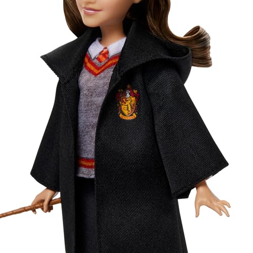 Muñeca Hermione Granger de Mattel JGM19 con uniforme de Hogwarts y varita 5