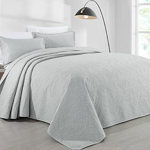 HOMBYS Alaska King 132x 120 Bedspread Coverlet Set, 3 Piece Lightweight Oversized King Quilt Bedding Set with Matching Shams, Light Grey by HOMBYS - Used condition - US$54.38