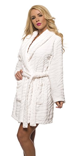 Velvet Kitten Luxurious Women's Long Sleeve Ultra-Soft Plush Polyester Robe 33603