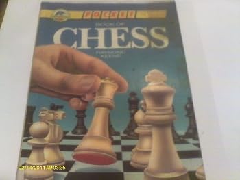 Paperback Kingfisher pocket book of chess Book