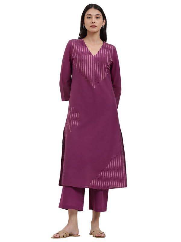 Image of Pink Fort Casual Cotton Geometric Print Kurta Set | A -Line Fit 3 /4th Sleeve V-Neck Kurta Ankle Length 2 Pockets Flared Pants