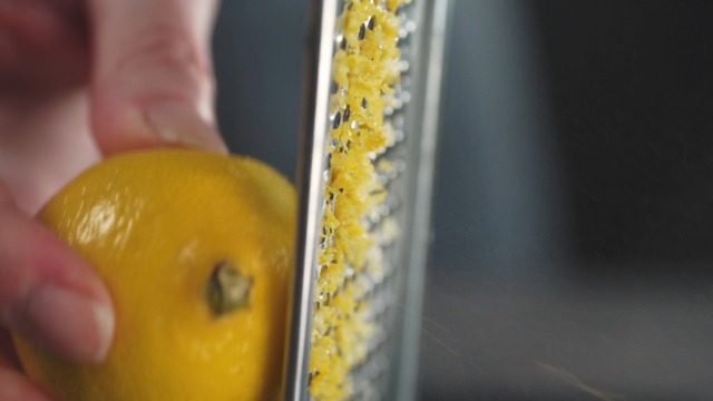 SPICES VILLAGE Dried Lemon Peel Granules, Lemon Zest Seasoning for Baking, (4 Oz), Citrus Fruit Seasoning for Cooking & Herb Tea - Kosher, Gluten Free, Non GMO, Resealable Bulk Bag