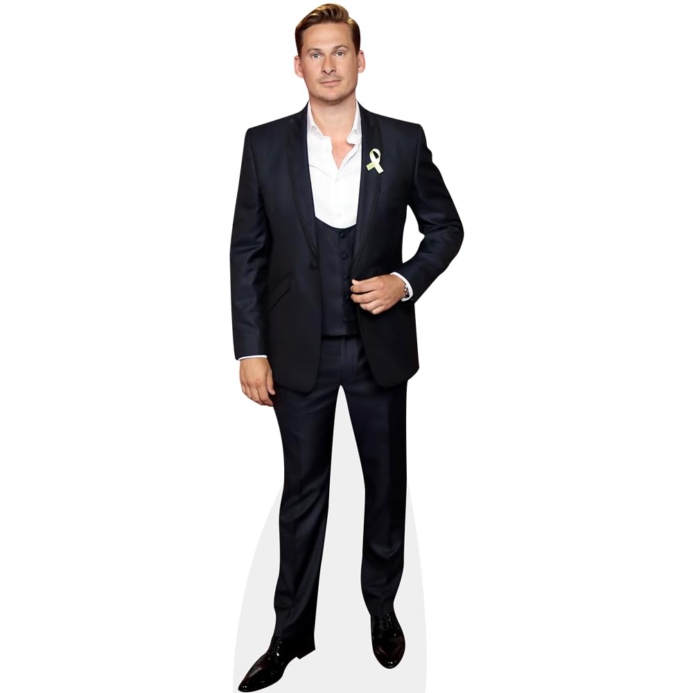 Celebrity Cutouts Mini Size Cutout Lee Ryan (Suit)