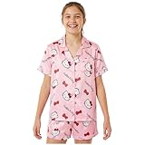 Dos piezas pensadas para el descanso - Incluye camiseta manga corta con botones frontales y bolsillo en el pecho, junto con shorts a juego de cintura elástica que facilitan ponerse y quitarse el pijama.