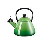 le creuset tetera tradicional roja Capacidad: 1,6 litros.Altura 24 cm, ancho: 20 cm.Apta para todos tipo de cocinas, incluídas las de inducciónFabricada en acero al carbono esmaltadoExclusiva colección BambooEmite un silvido