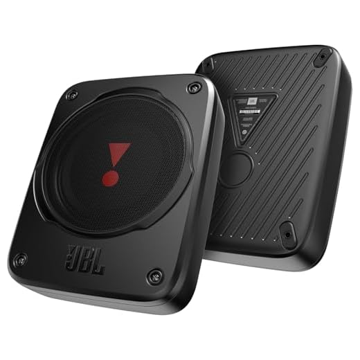 JBL BassPro Lite - Ultrakompakter 7" Aktiv Untersitz Subwoofer für Auto mit integriertem Verstärker für tiefen Bass - 200W - Pairing möglich