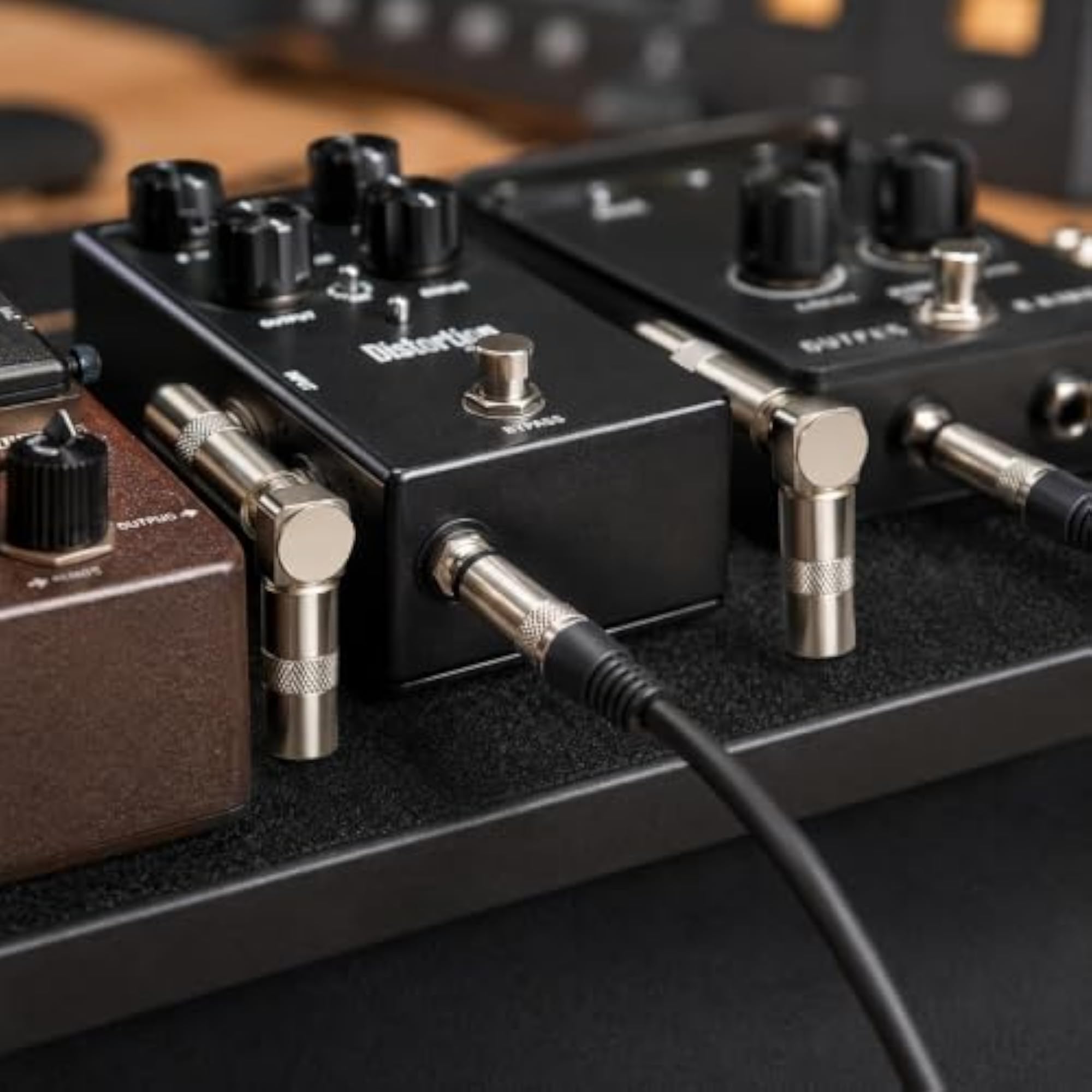 90 Degree Right Angle 1/4 Inch Mono Guitar Adapter