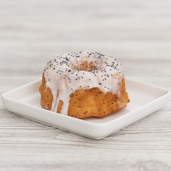 Miniatura 6 de Caja de regalo prémium navideña de Vanilla and Blondie Baked Goods GourmetGiftBaskets.com