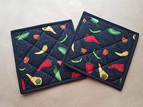 Chili Pepper Potholders Set Of 2 Southwestern Kitchen Linens Chili Peppers Home Decor Quilted Hot Pads Insulated Trivets Tex Mex Kitchen Decor Spicy Themed Kitchen Linens Handmade Gifts Under 20 #TOP1