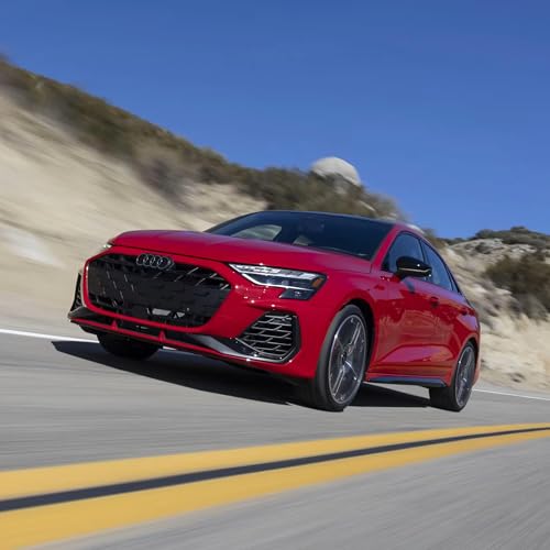O FIM DO AUDI CHATO? O novo S3 2025 ganha alma RS 3 e uma TRASEIRA FELIZ!