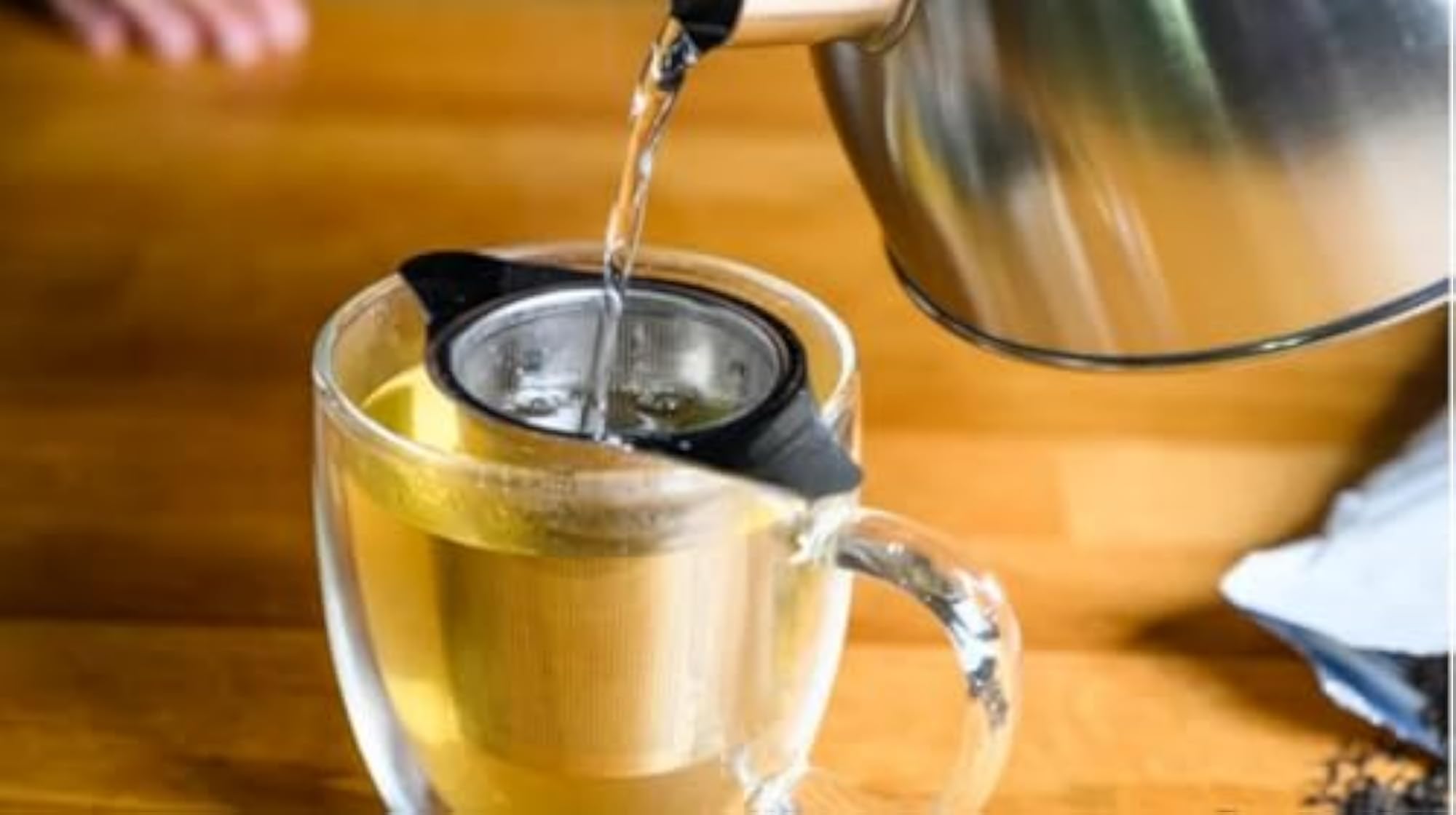 Stainless Steel Silver Tea Strainer Cup with Bowl Stand