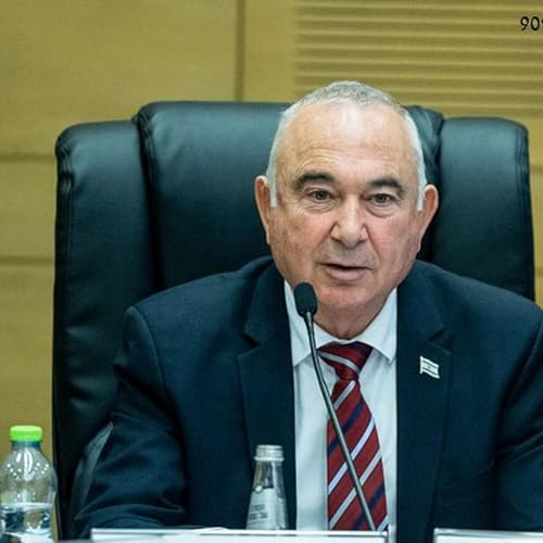 "שר האוצר פועל בניגוד לגורמים המקצועיים"