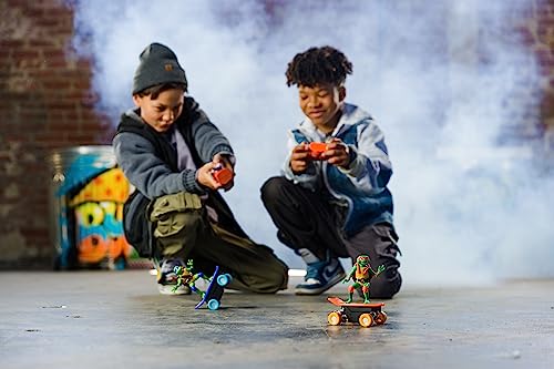 Teenage Mutant Ninja Turtles Toy, Leonardo Half Pipe RC Skate Vehicle, 2.4 GHz Skateboard controller - Image 4