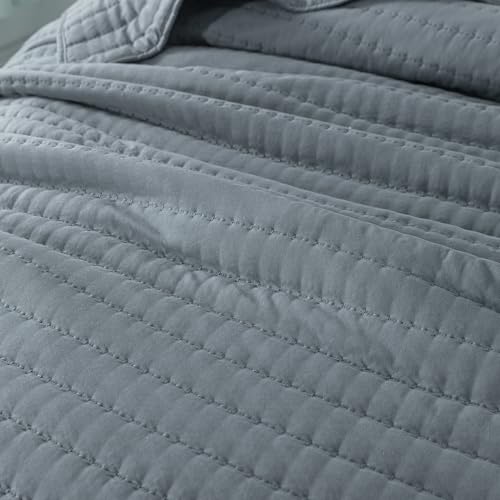 ROARINGWILD Dusty Blue Quilted Quilt Set, Twin Size, Lightweight, 2 Pieces by ROARINGWILD - Used condition - Image 7