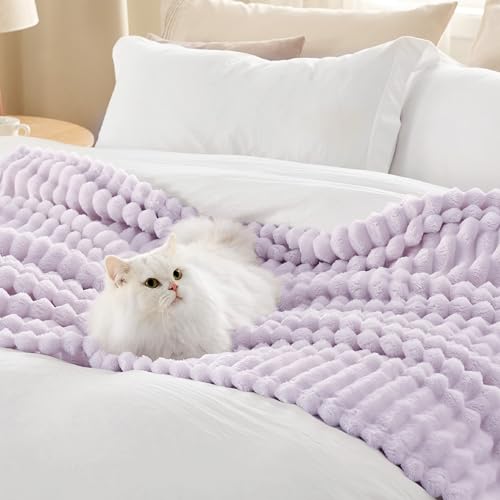 BEDSURE Kuscheldecke für Zimmer Deko - Wolldecke & Fleecedecke, Sofadecke, Weiche Warme Grobe Korddecke für Couch, Geschenke für Frauen, Tagesdecke, Lavendel, 150 x 200 cm
