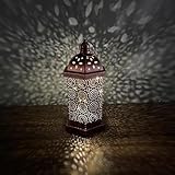 Feeshoppher Juego de faroles de metal de estilo marroquí en efecto latón con luz nocturna LED, patio