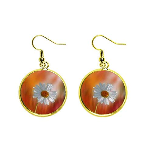 Pendientes de flores blancas y naranja oscuro para un look de invitada perfecta