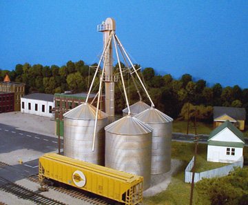 HO 90' Grain Elevator w/Ladders & Chutes