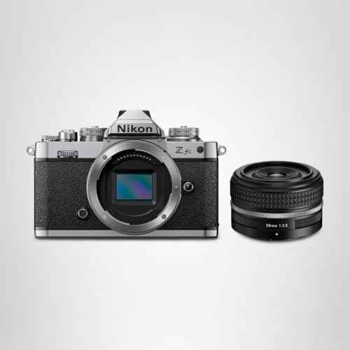 NIKON KIT Z FC + NIKKOR Z DX 28mm f/2.8 SE, Appareil Photo Hybride capteur DX (20,9 MP, 4K/30p, Rafale 11 i/s, écran Tactile orientable)