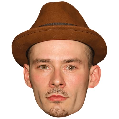 Bild: Aj Simmons (Hat) Maske aus Karton f�r 8,97 EUR bei amazon.de