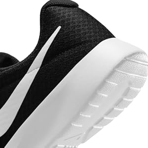 nike tanjun mens amazon