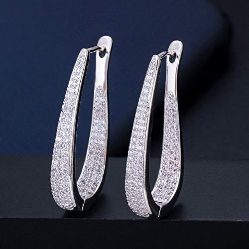 Boucles d'oreilles créoles luxe en micro-pavé de zircone pour sublimer vos soirées chic