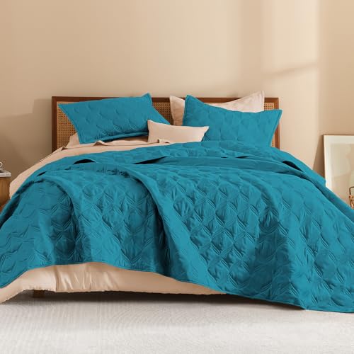 Image of Litanika Queen Quilt Bedding Set, Turquoise Summer Lightweight Soft Comforter Bedspreads & Coverlets, Boho Farmhouse Bedding Cover Bed Decor All Season, 3 Pieces (1 Quilt, 2 Pillowcases)