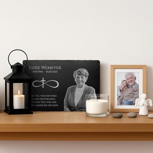 CHRISCK design Schiefer Grabplatte mit Gravur - Grabdeko wetterfest imprägniert für Urnengrab - Gedenktafel mit Foto & riesen Motiv Auswahl - Grabstein Gedenkstein Grab - 22x14 cm o. 30x20 cm