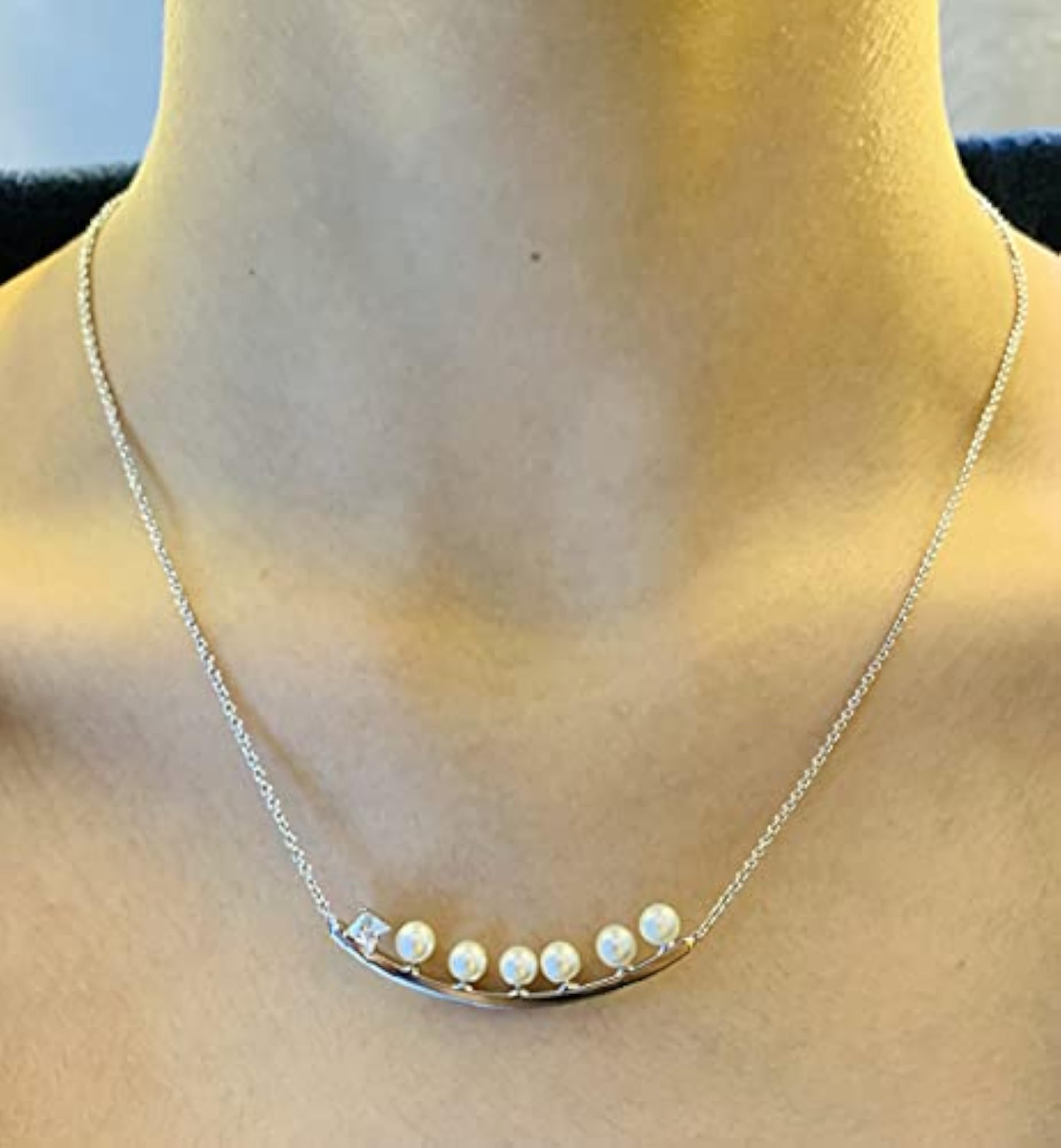 Stylish Chain Pendant Necklace for Dress-Up