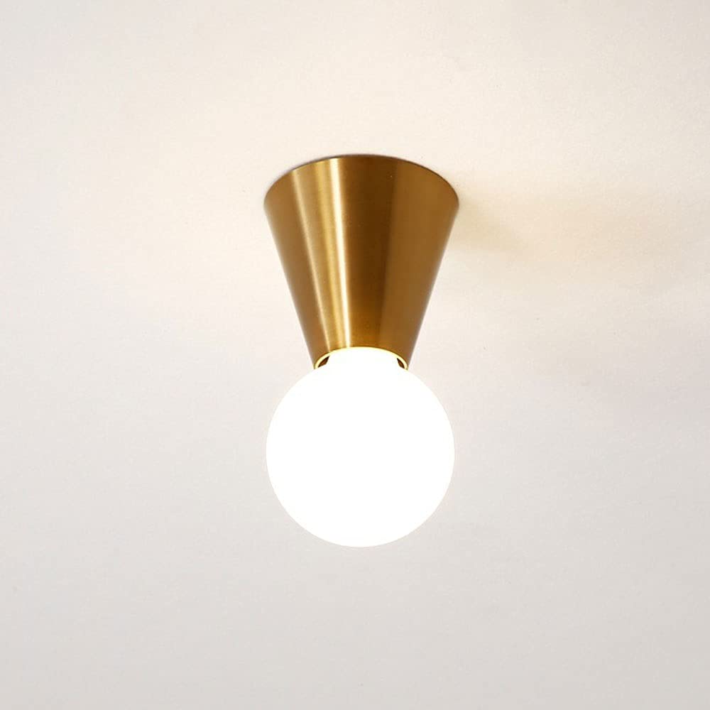 Aplique de pared cónica de metal dorado para mesita de noche estilo minimalista elegante