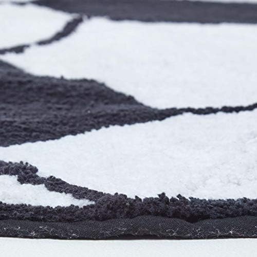 HOMESCAPES - 100% Cotton Washable Tufted Football Round Rug Bath Mat or Children's Rug, 80 cm