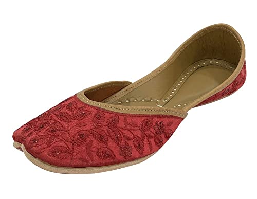 Red Bridal Flats Wedding Shoes Indian Punjabi Jutti for Women Mojari Designer Juti - Main Image