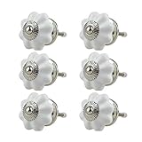 Gewindestangen lassen sich mit Handeisensäge bei Bedarf kürzen.