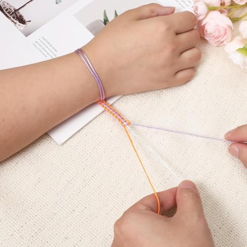 Kit para hacer pulseras de macramé con telar de madera ajustable y accesorios de tejer 5