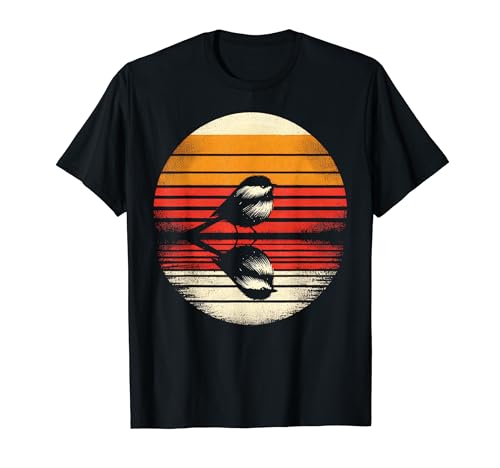 Chickadee Bird Sunset, estilo retro, estilo safari vintage de los 70 Camiseta
