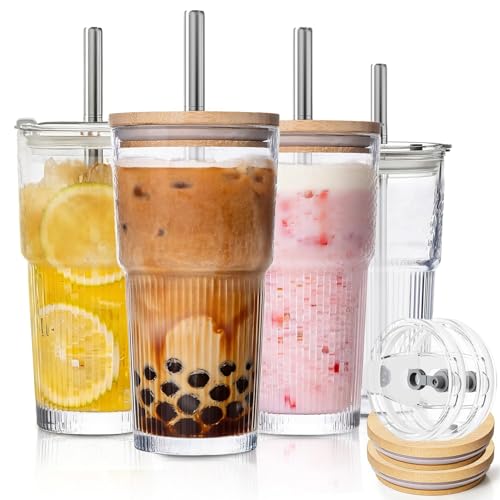 KEMORELA 4 Stück 600ml Glasbecher Set mit 2-in-1 Deckeln & Bambusdeckeln, 4 Edelstahl-Strohhalmen – Gerippte Gläser für Eiskaffee, Latte & Smoothies