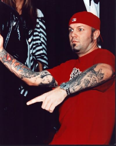 Posterazzi Fred Durst In Red Hat And Shirt Photo Print (8 x 10) - Item MVM50368