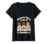 Photo Gallery donna hanging with my gnomies divertente pigiama natalizio con gnomi maglietta con collo a v Photo Gallery donna hanging with my gnomies divertente pigiama natalizio con gnomi maglietta con collo a v