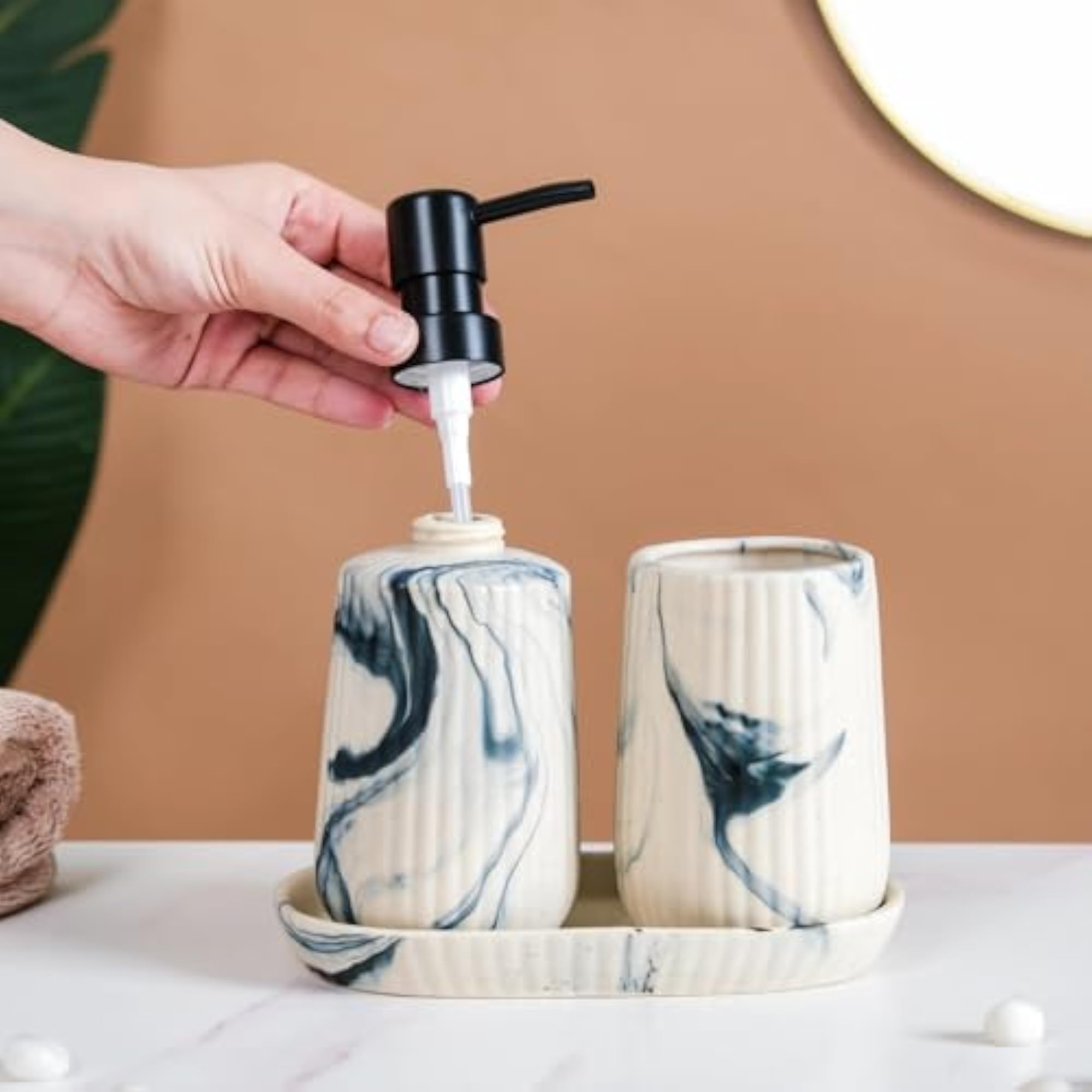 Ribbed Ceramic Bathroom Accessories Set of 3