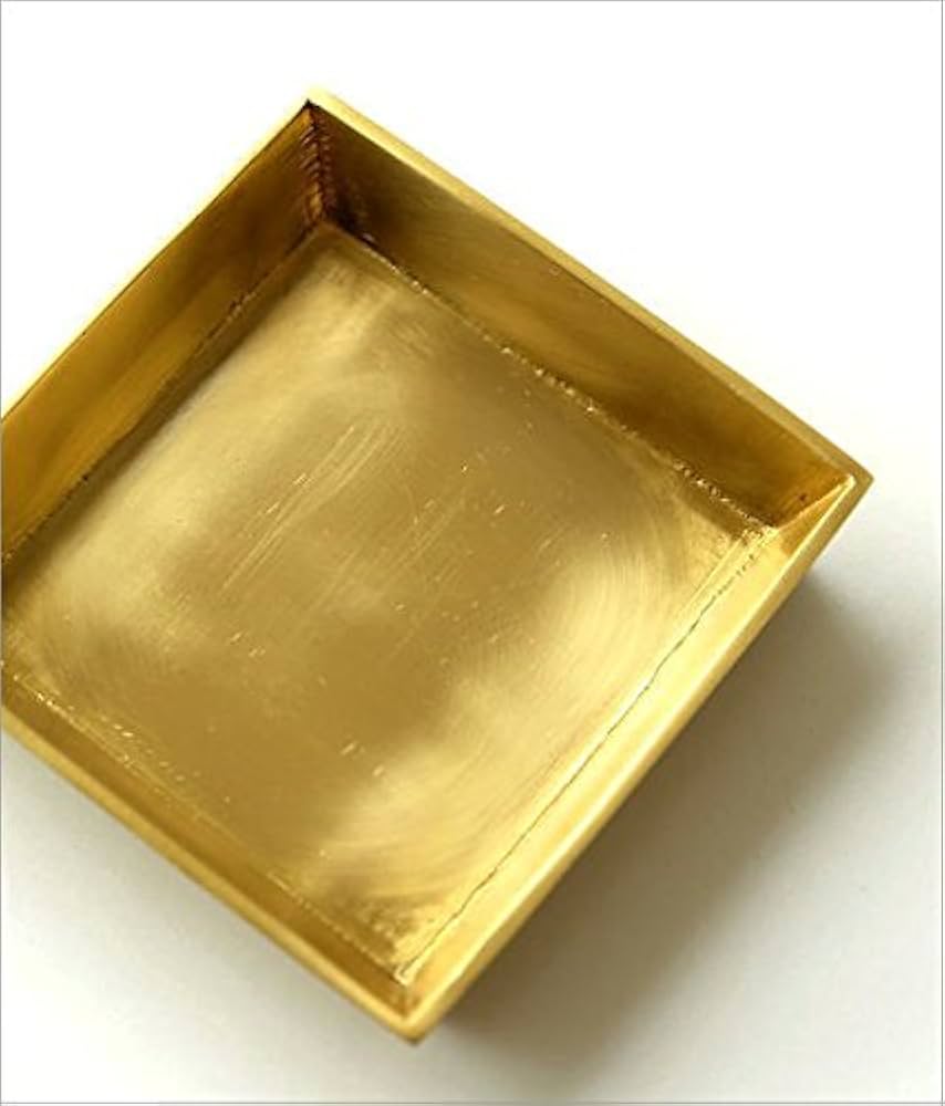 古びた真鍮のトレイ Amazon｜アクセサリートレイ アンティーク 鍵置き トレー 正方形 真鍮