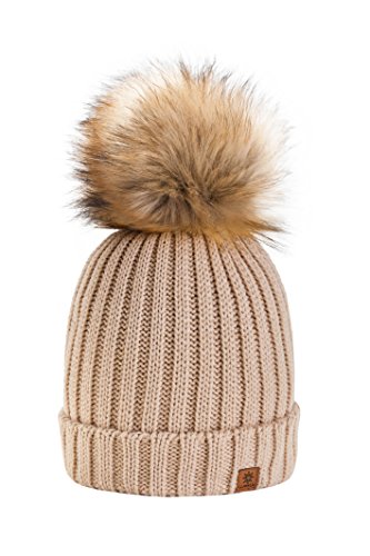 4sold Damska zimowa czapka z dzianiny – ciepła czapka beanie z pomponem ze sztucznego futra – ręcznie wykonana w Polsce, włoski akryl, miękka i oddychająca, wiele kolorów, jeden rozmiar, beżowy