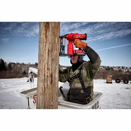 Milwaukee M18 18V 9-Gauge Fencing Stapler