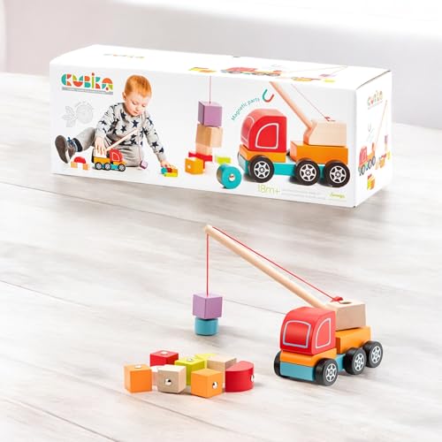 CUBIKA 13982 - Holzspielzeug Kranwagen mit magnetischen Figuren, buntes Motorikspielzeug, Kinderspielzeug ab 18 Monaten