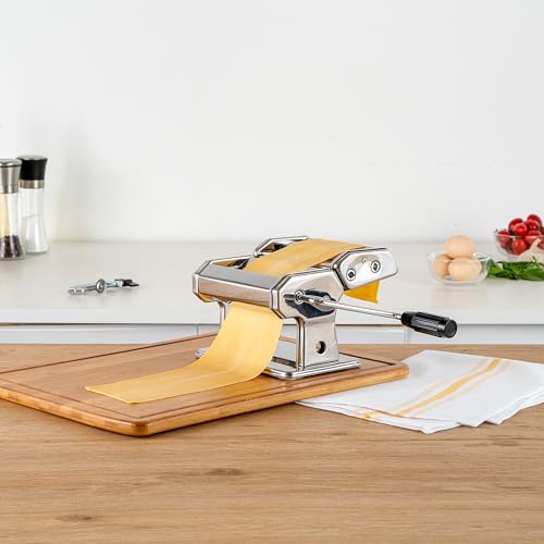 Restaurantware Pasta Maker Stainless Steel 8.3 x 7.8 x 6.2 Inch Adjustable Thickness Noodle Machine With Spaghetti Cutter And Interchangeable Blades, Silver Kitchen Pasta Tool by Restaurantware - Image 7